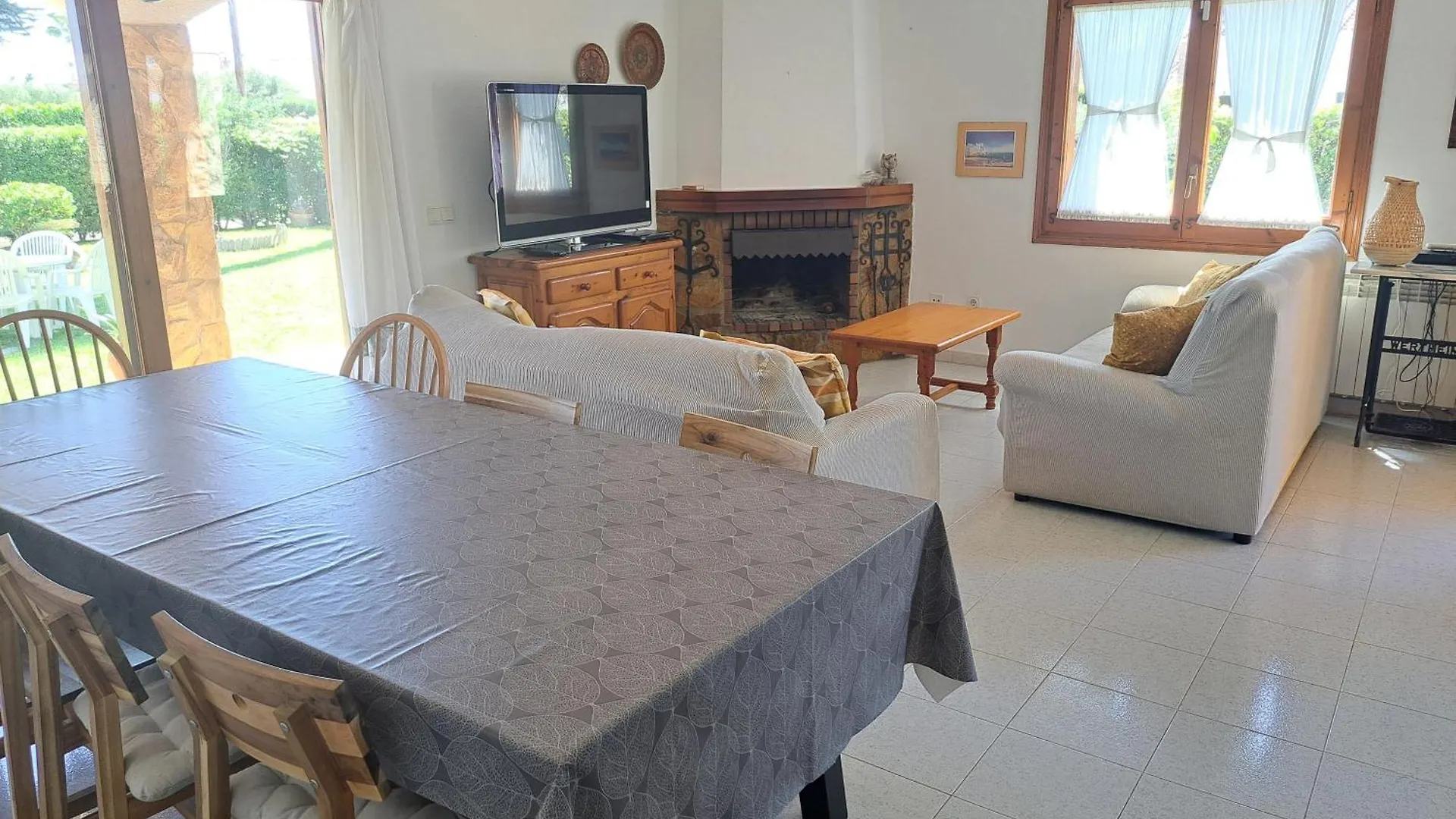 Casa En Viladamat Con Piscina En La Costa Brava 0*,